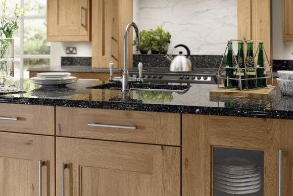 Woodsman Character Oak Fitted Kitchen